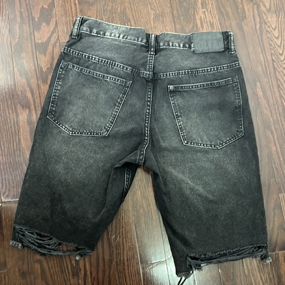 Denim Straight Fit Distressed Jeans Shorts Size 32 - Picture 3 of 10